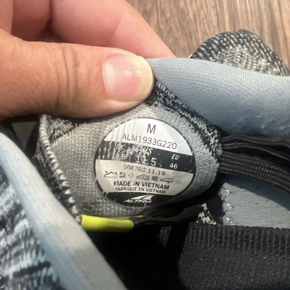 Altra Escalante 2 Shoes Mens 11.5 Gray Black Footshape Zero Drop Road Jogging